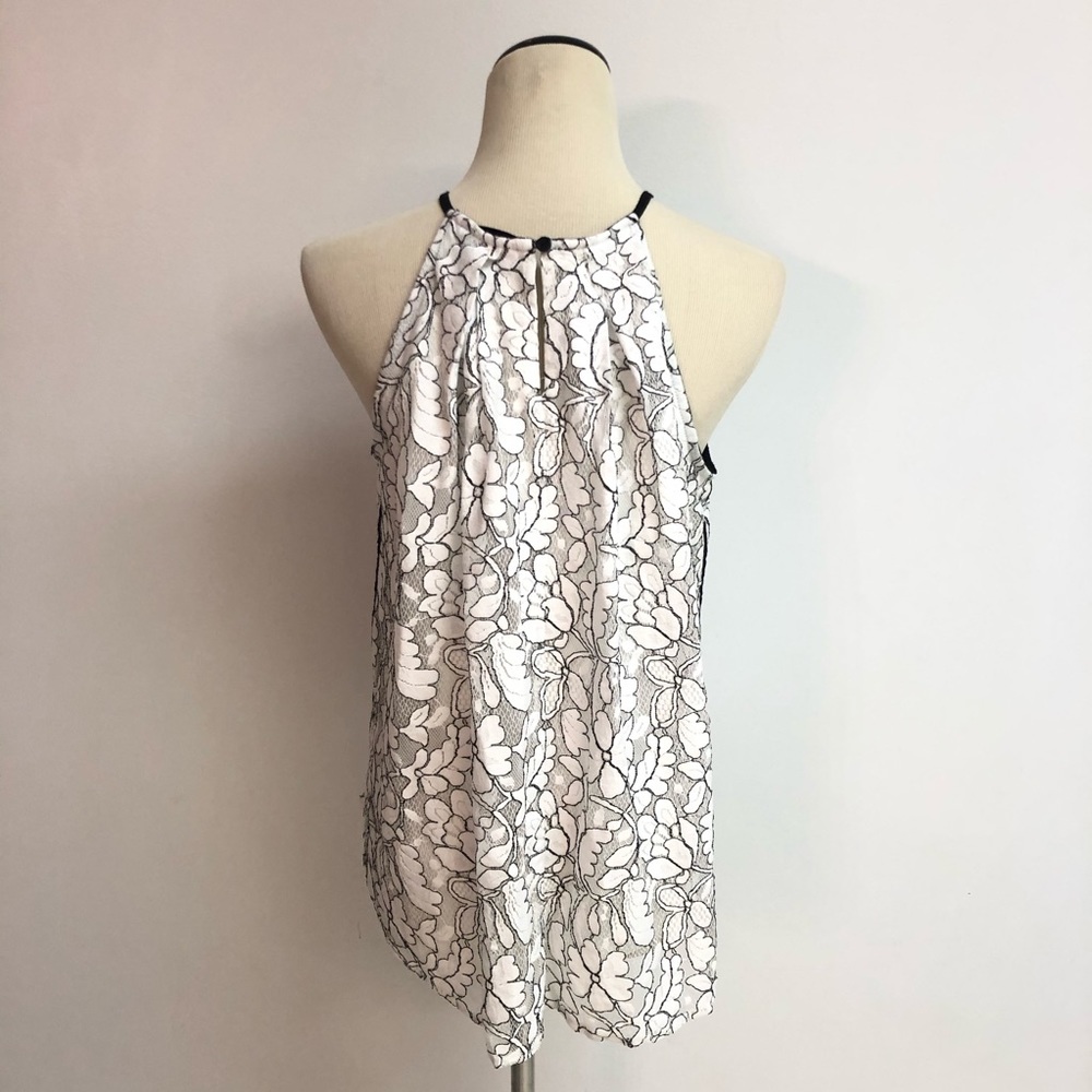 Doe + Rae Floral White Lace Top - Picture 2 of 3
